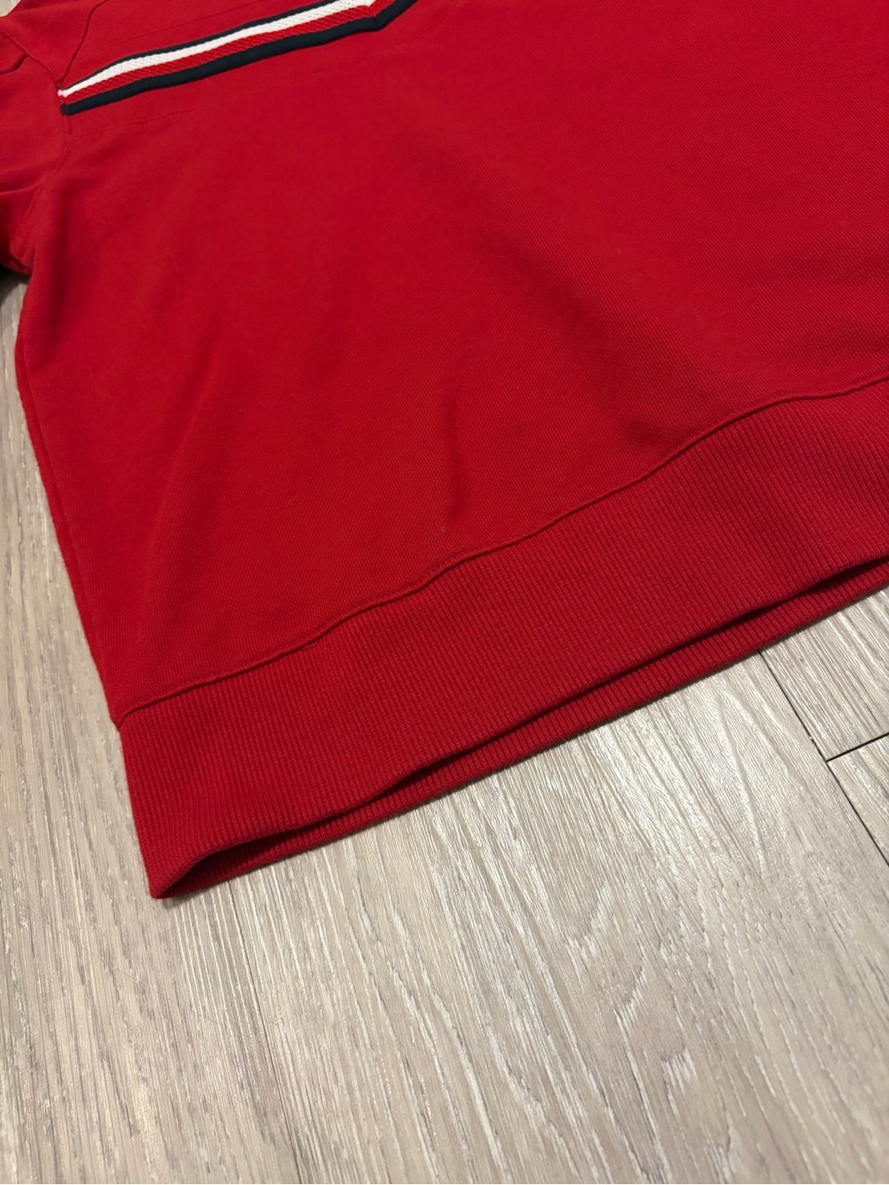 Tommy Hilfiger Red Retro Chevron Sweatshirt Size Small - Picture 5 of 5